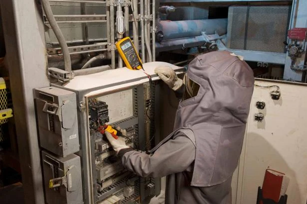 Miniatuur van FLUKE digitale multimeter FLUKE-87V-MAX tot 1000V AC/DC True-RMS (5140033)