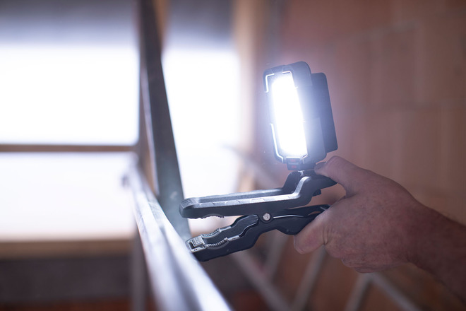 Miniatuur van BRENNENSTUHL mobiele LED-werkspot met accu en montageclip 950lm - CL 1050 MA (1173070010)